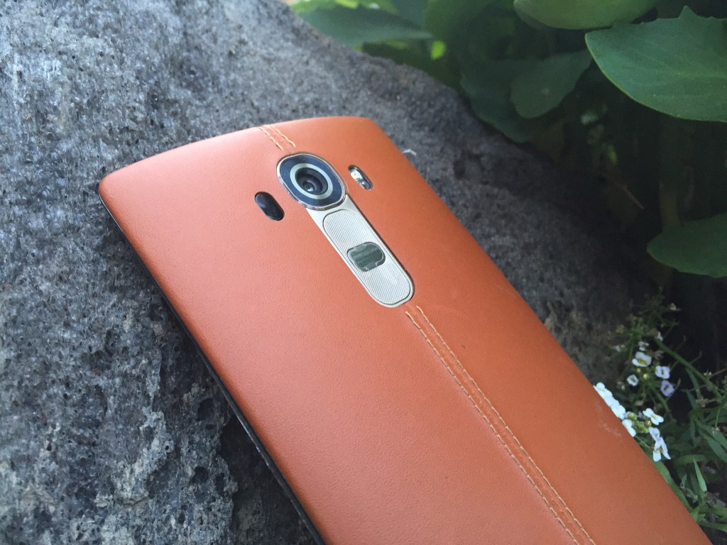 LG G4 Android Smartphone Review - Body - Design - Genuine Leather Back - Analie Cruz (6)