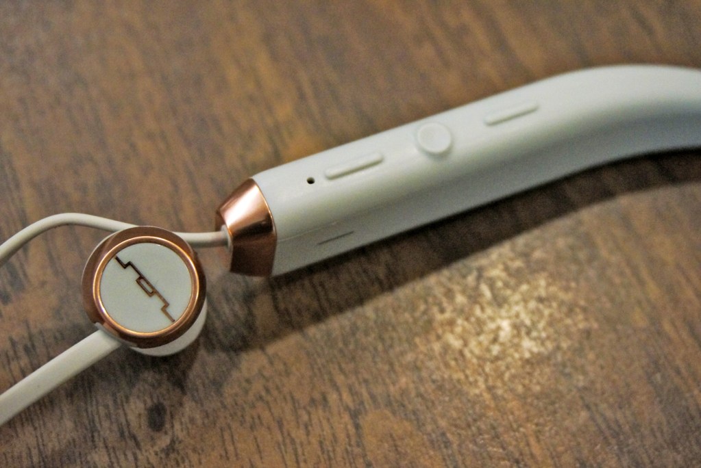 Sol Republic Shadow Wireless Earbuds Review - Controls- Analie Cruz