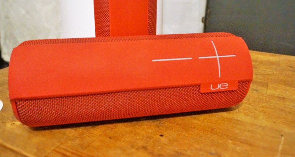 Ultimate Ears - UE Megaboom Wireless Bluetooth Speaker Review - Analie Cruz  (8)