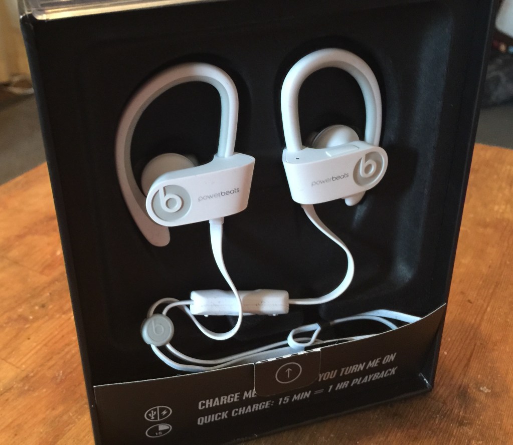 Beats by Dre - Powerbeats 2 Wireless - Analie Cruz (3)
