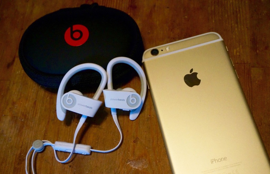 Beats by Dre - Powerbeats 2 Wireless - Apple iPhone 6 Plus - Analie Cruz (4)