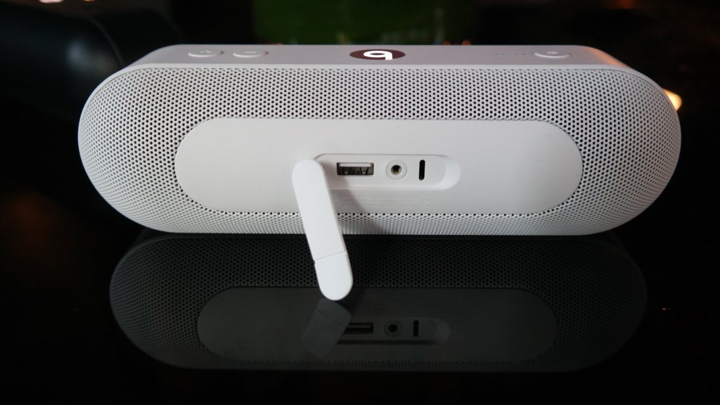 Beats Pill+ Wireless Speaker - Ports Beats Pill+ Wireless Speaker - Ports