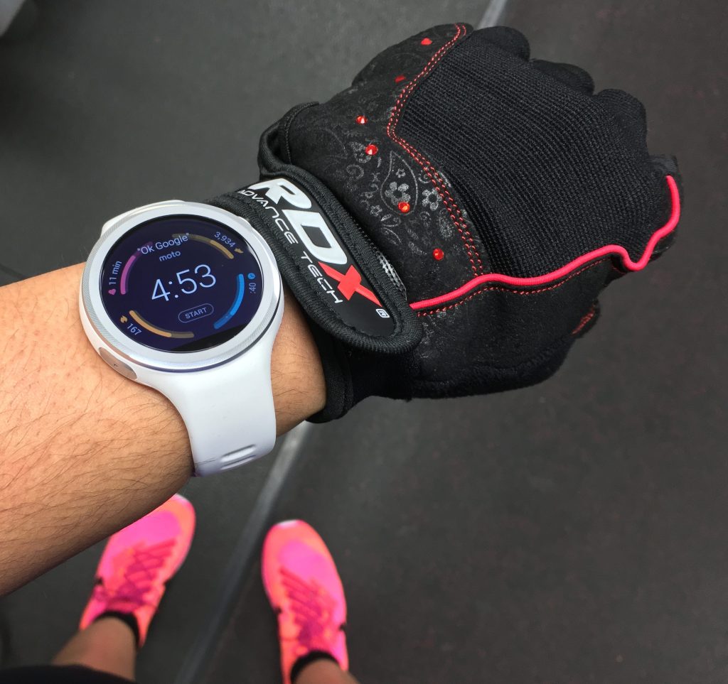 Motorola Moto 360 Sport Watch Review - Gym