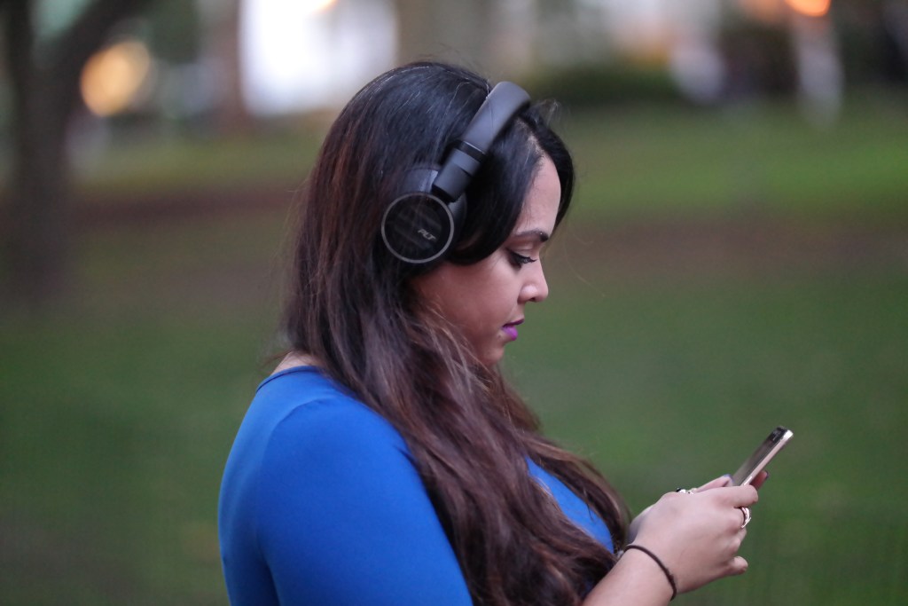 Plantronics BackBeat Pro 2 Headphones - Analie Cruz plantronics-backbeat-headphones-2-review-analie-cruz-1