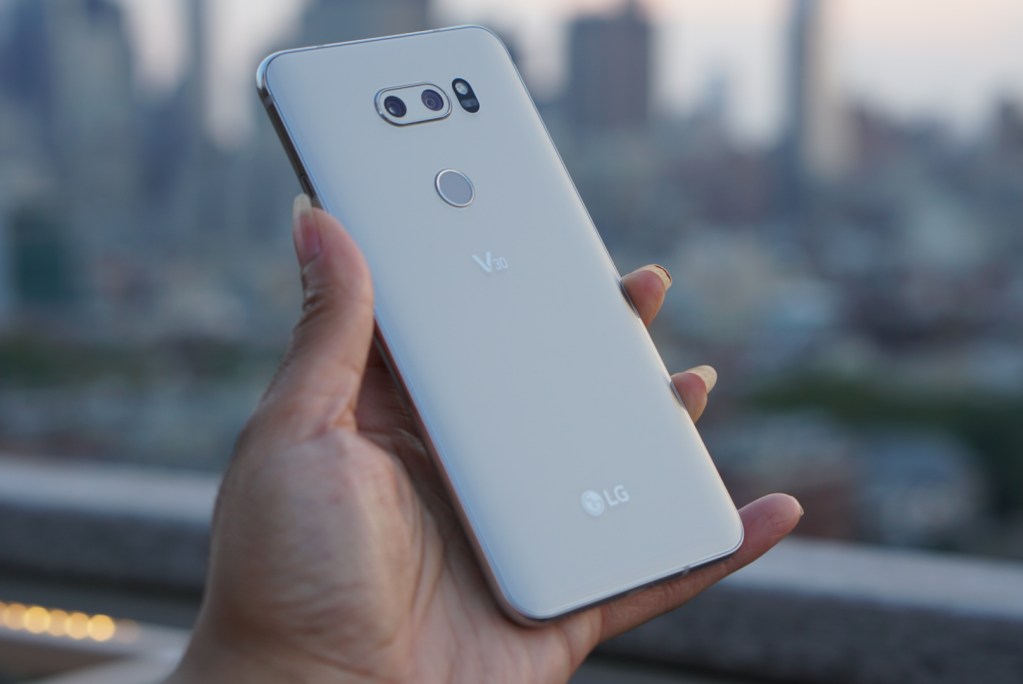 LG V30 - LGV30 - Dual cameras and fingerprint scanner 