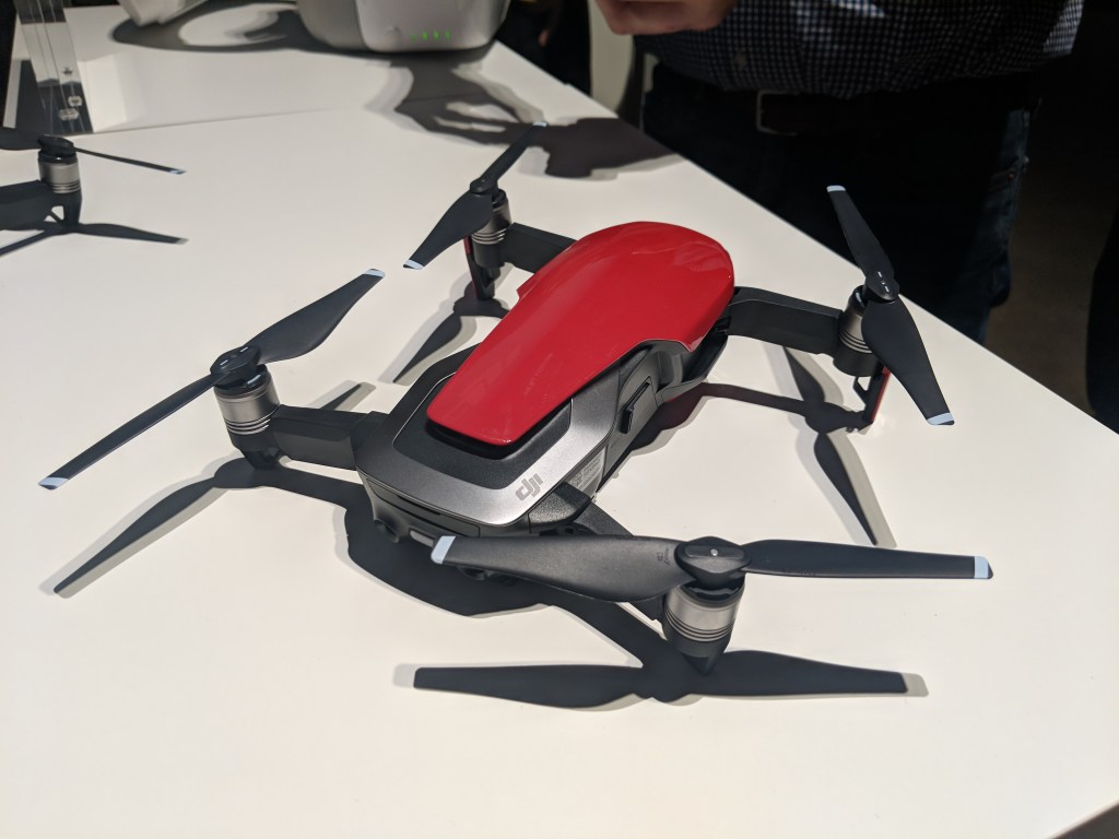 DJI Mavic Air (Red) DJI Mavic Air (Red)