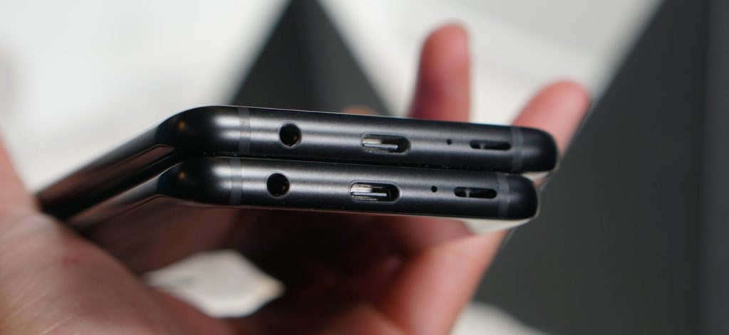 Samsung Galaxy S9 and S9+ Plus - Ports - Headphone jack Samsung Galaxy S9 and S9+ Plus - Ports - jack