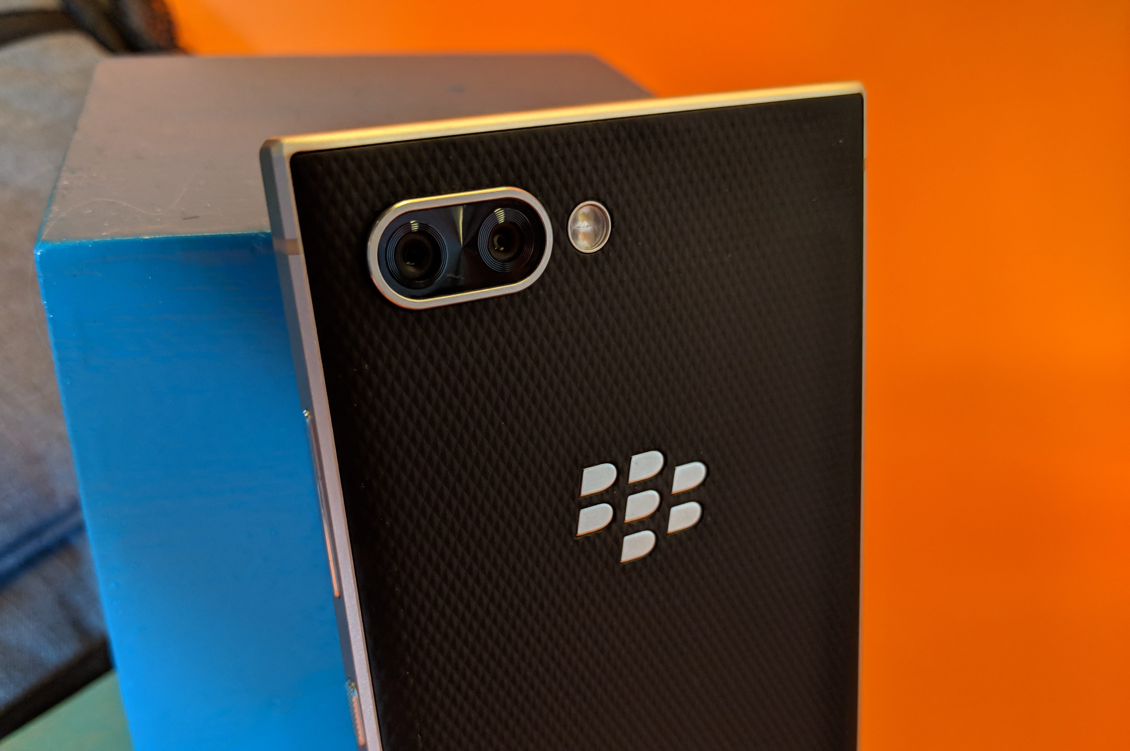 BlackBerry KEY2 - Dual cameras 