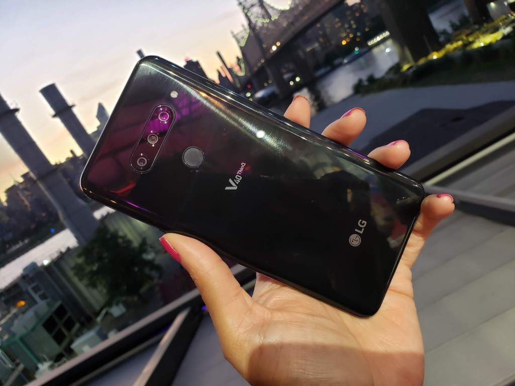 LG V40 ThinQ 