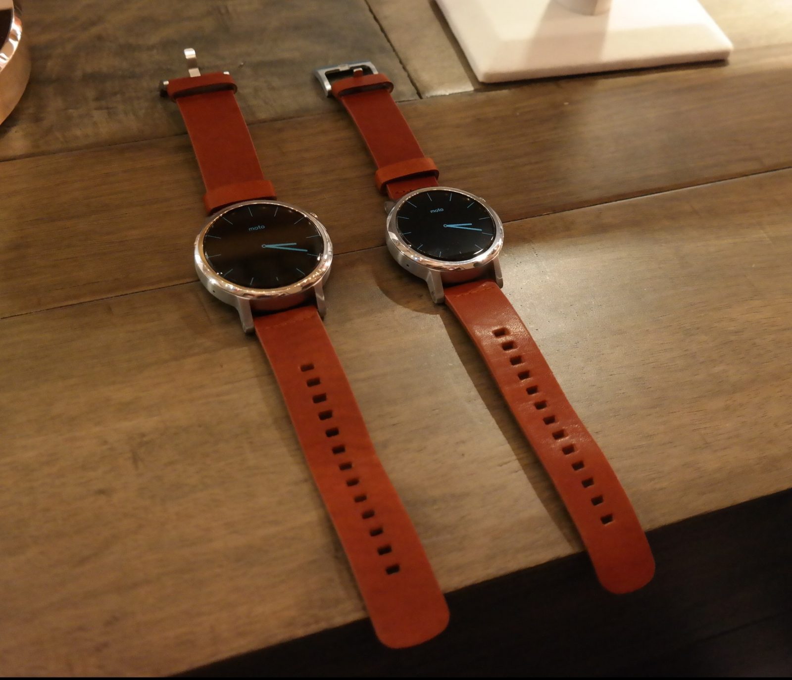 MotorolaMoto360Moto360AndroidWearWatchIFADifferentSizes