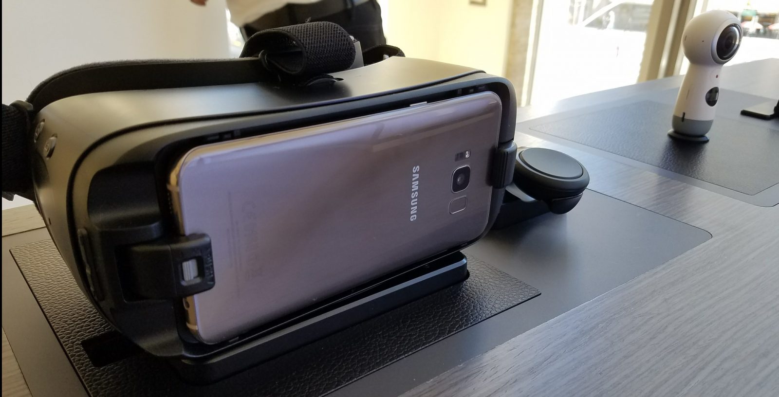 Samsung Galaxy S8 and Galaxy S8+: Hands-On and First Impressions