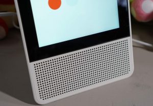 Verttical - Lenovo Smart Display With Google Assistant Review - (3)