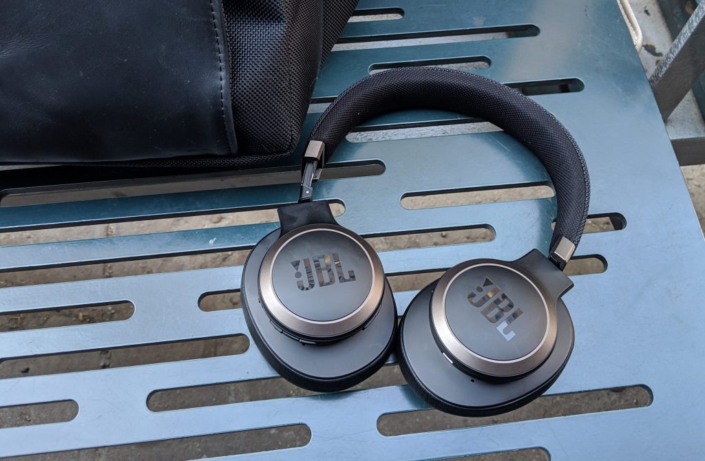 JBL LIVE 650BTNC wireless over-ear Headphones Review
