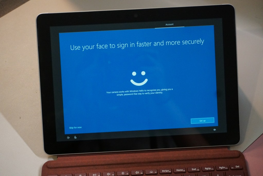 Microsoft Surface Go（2018）8GB / 128GB箱あり surfacego.jpg?quality=90&strip