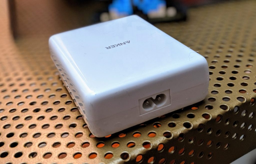 White Anker Atom PD 4 Charging station c7 power cord port 