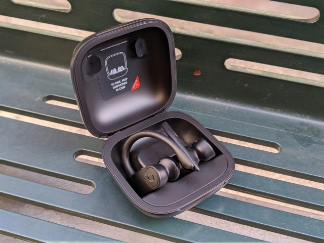 Powerbeats How To Hook Up Wireless Earbuds To Iphone Power Button