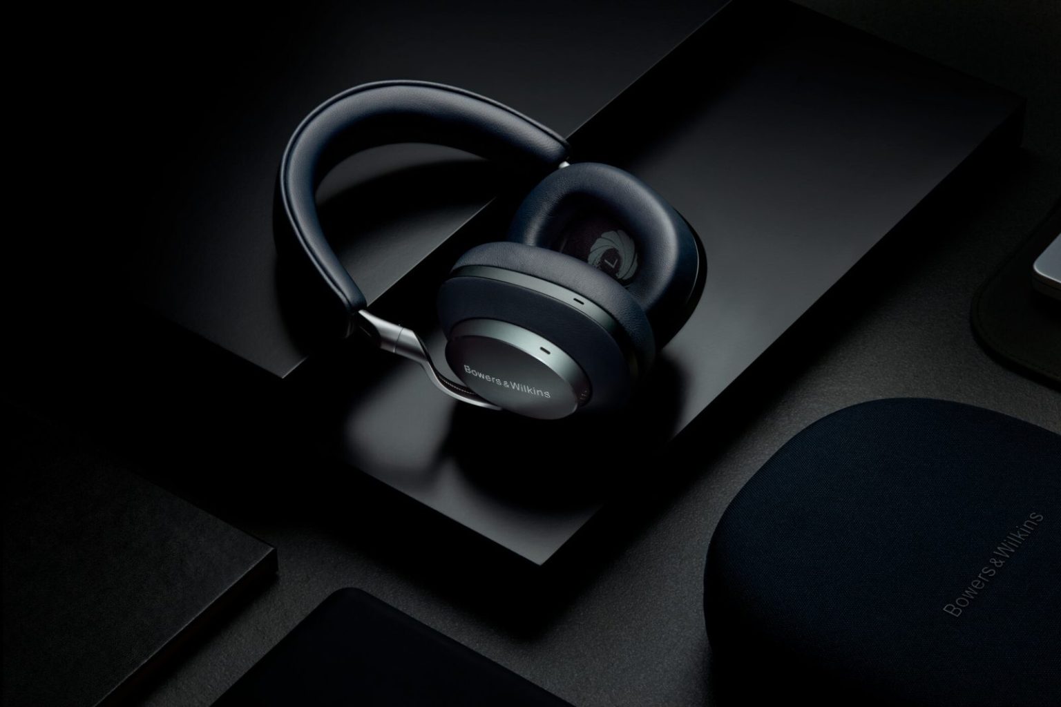 Bowers & Wilkins Px8 007 Edition Headphones Announced in
