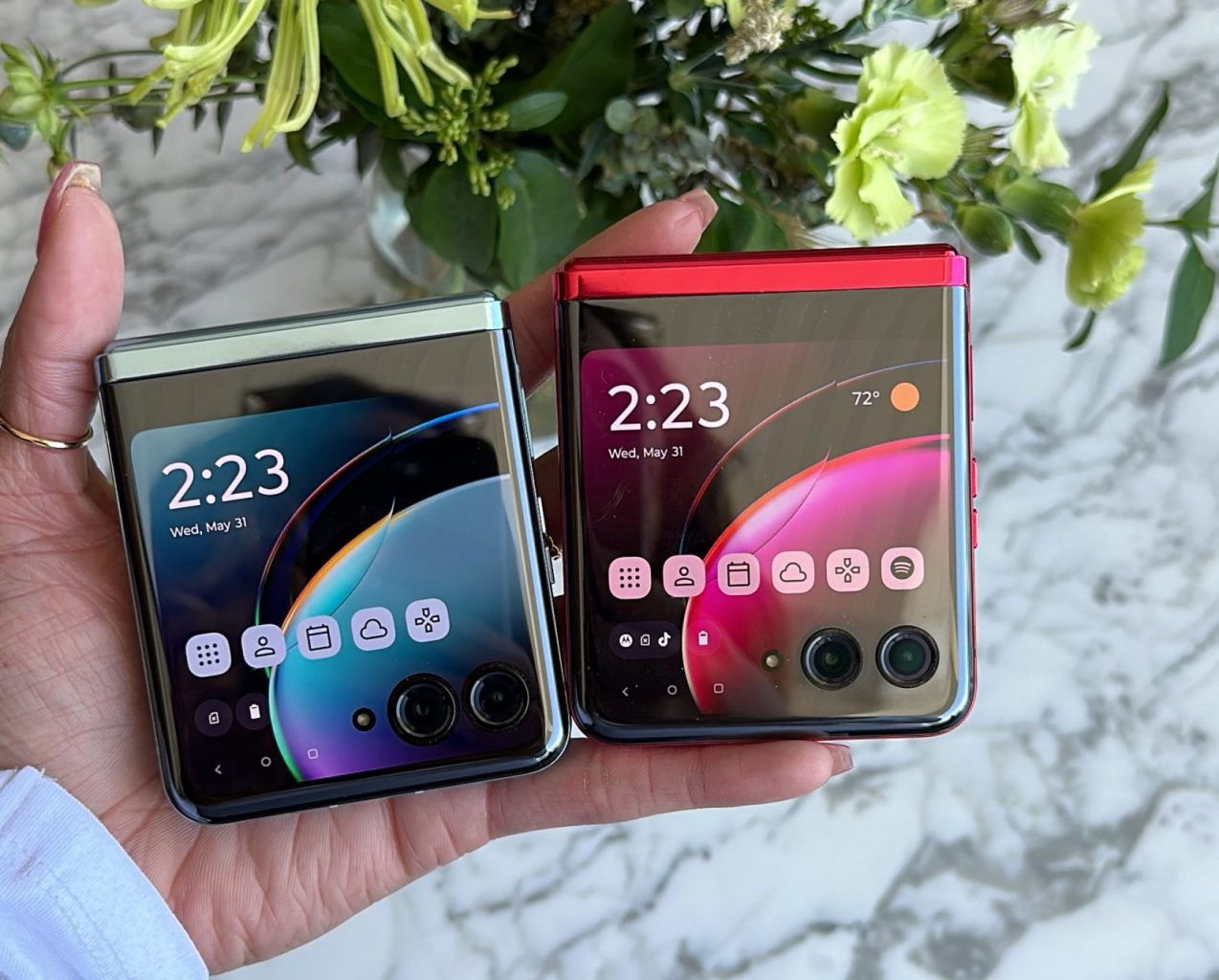 The New Motorola Razr+ is available in the iconic Viva Magenta Color ...