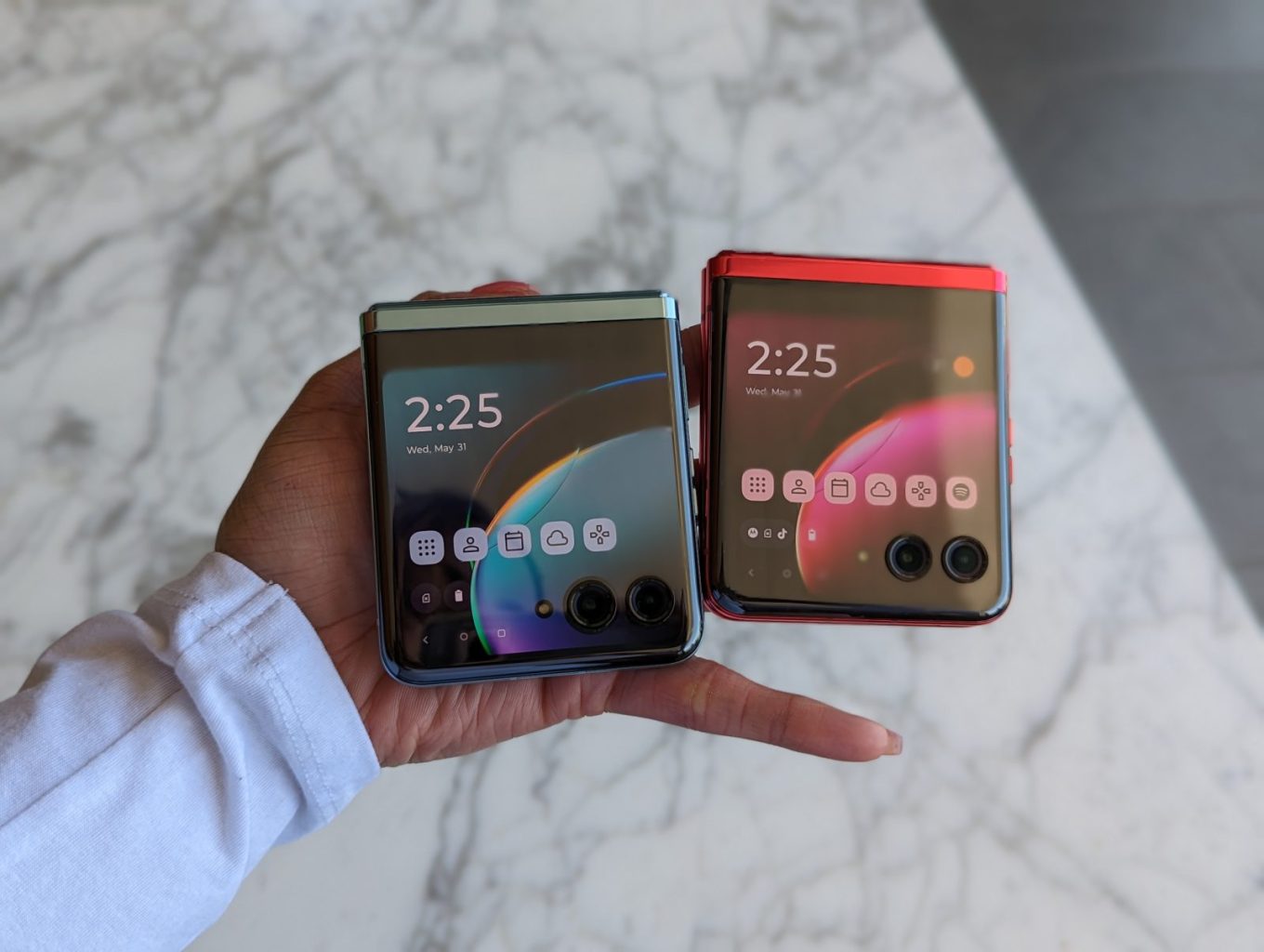 Motorola moto razr+ plus- Analie – 30 – TechWeLike