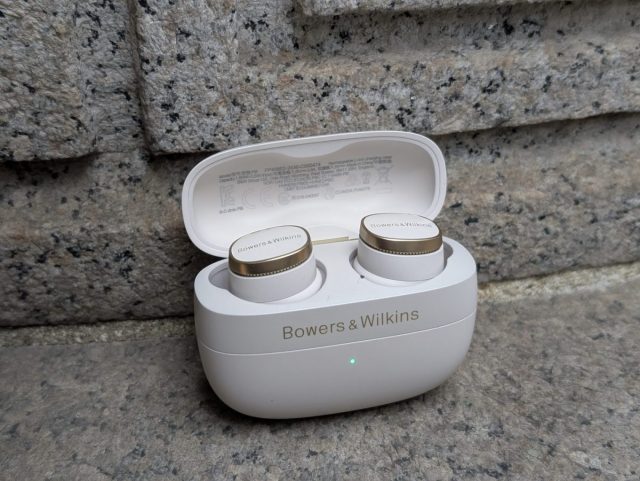 Bowers Wilkins Pi8 Wireless Earbuds – They Got it Right [Review
