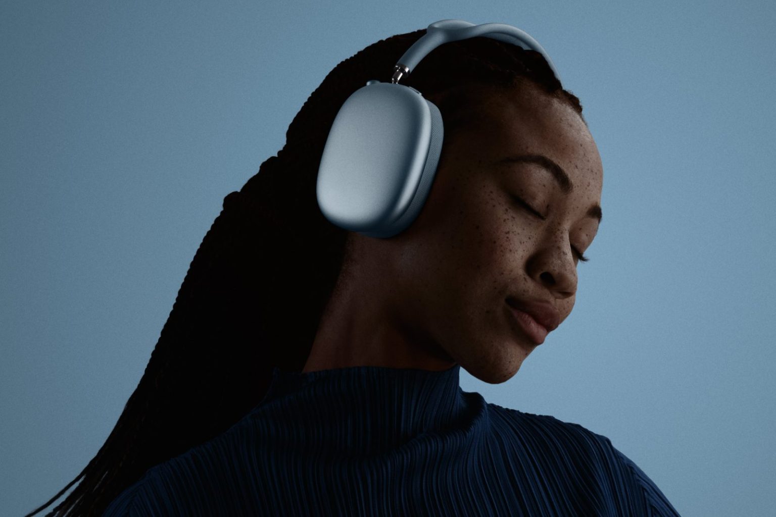 Apple AirPods Max 2 Over-Ear Headphones With H2 Chip Announced